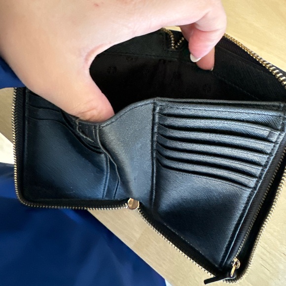 Tory Burch black leather wallet - Picture 2 of 4